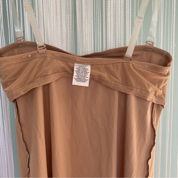 Calvin Klein Nude Hidden Wire Chemise NWT Size Small - Picture 6 of 17
